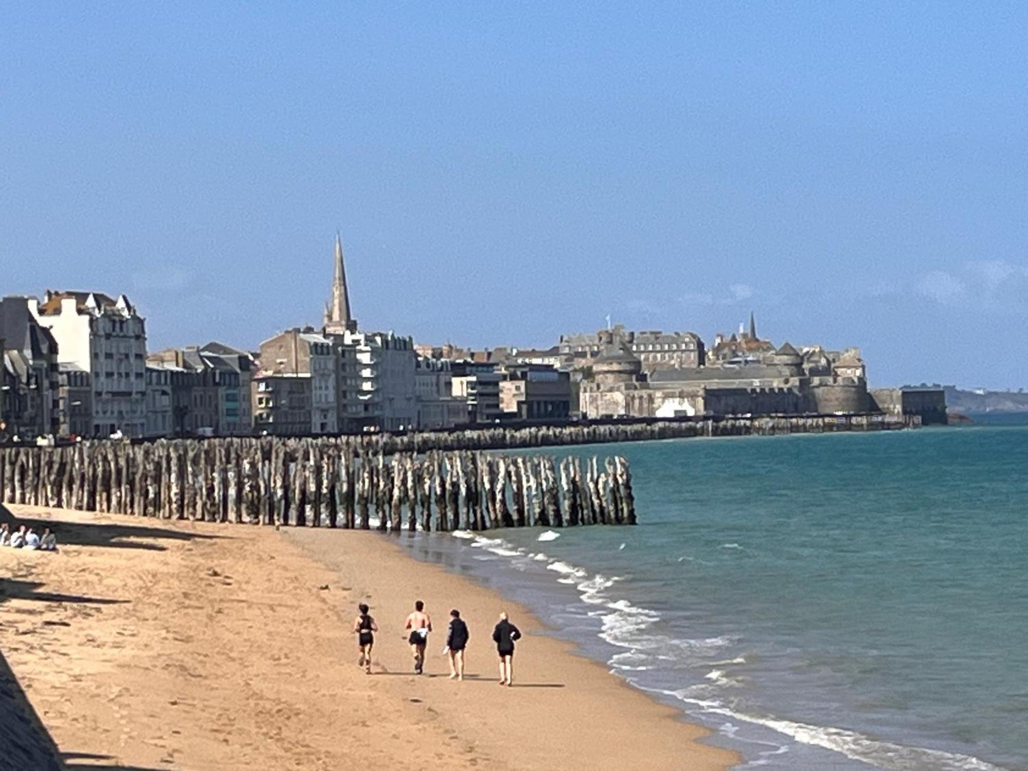 Emeraude, Pleine Vue De Saint-Malo